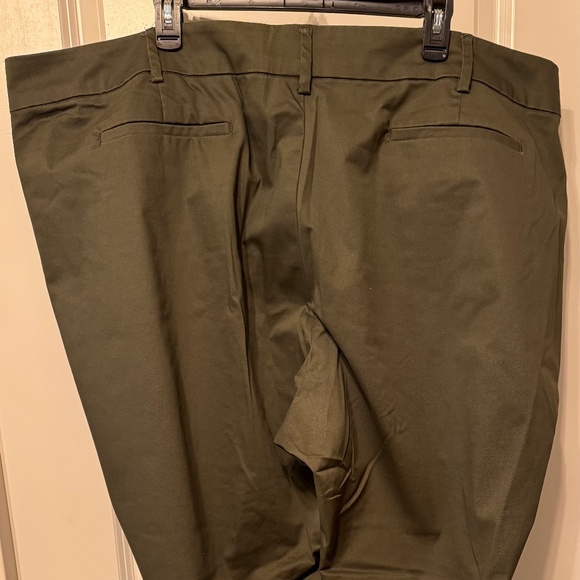 Lee Plus Relaxed Fit Straight Leg Pants β 30W Medium β Olive Green - Picture 2 of 9